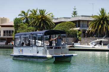 12 Seater deluxe pontoon in the Mandurah canals
